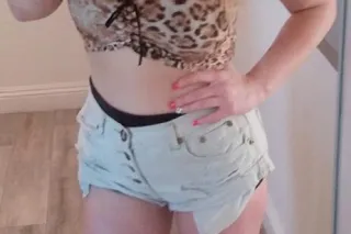 iM IN Ft Wayne INDIANA FOR A NIGHT! HMU - Image 4