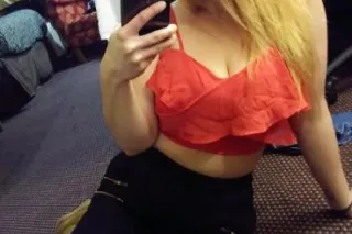 iM IN Ft Wayne INDIANA FOR A NIGHT! HMU - Image 1