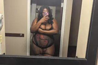 • AVAILABLE 24/7 • ITS COLD OUT BUT ILL KEEP YOU WARM😘 - Image 3